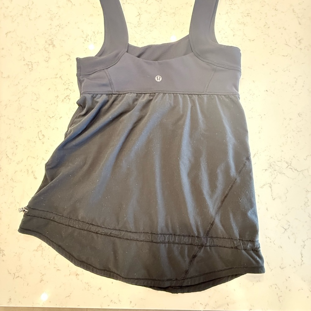 Lululemon Black Built-In Bra Tank Top – Size 6